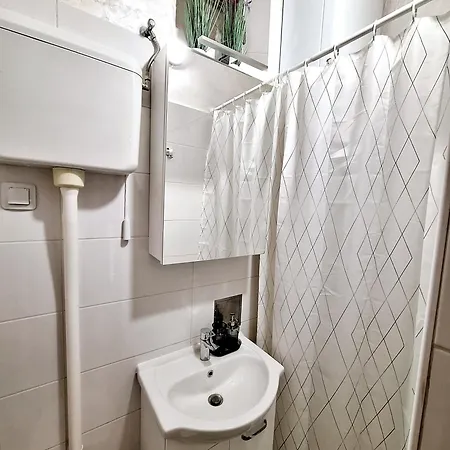 Agram Apartment *
